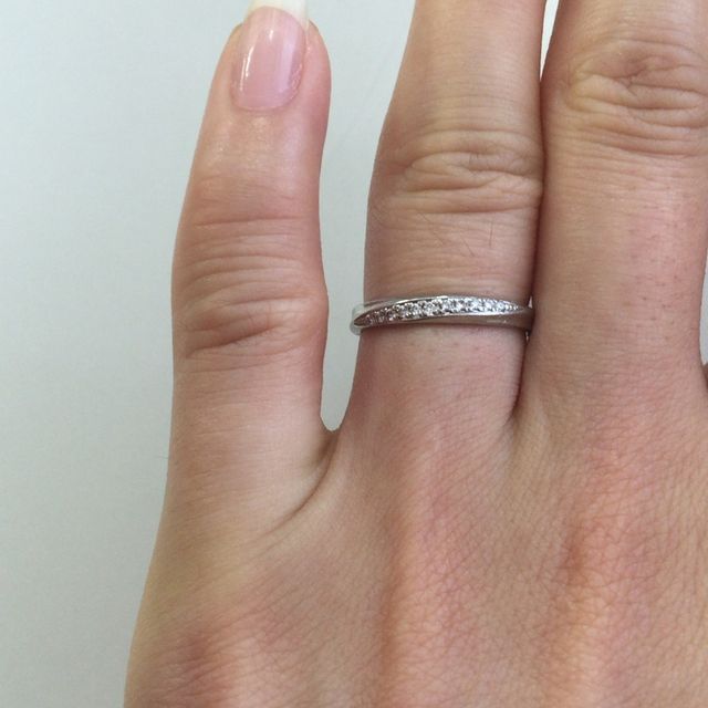 【WEDYの口コミ】 歩き回って最後に入ったお店でした。
某有名な指輪のショップとは違い、ア…