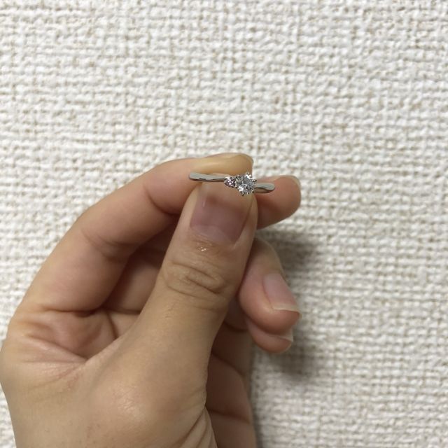 【I's stone(アイズストーン)の口コミ】 シンプルな婚約指輪を探していました！なかなか取り扱っている所がない、…