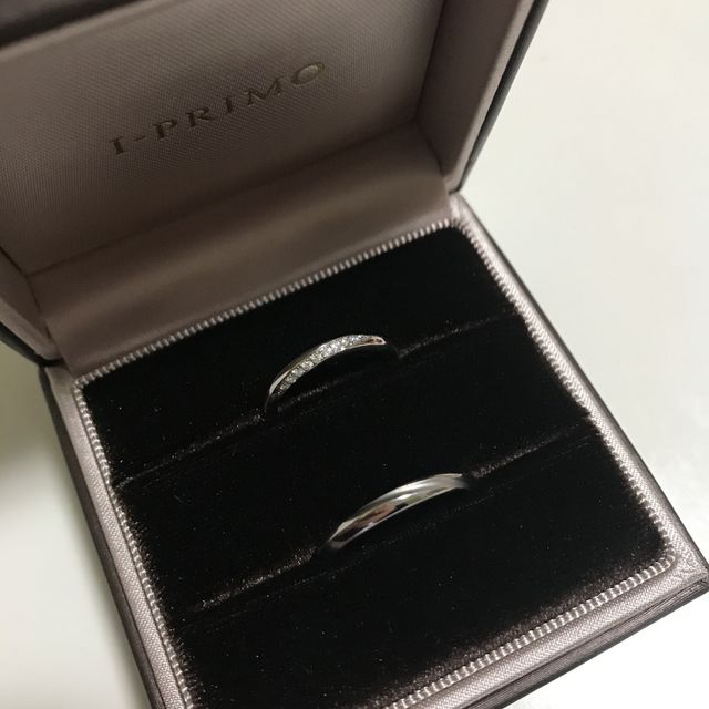 【アイプリモ(I-PRIMO)の口コミ】 ストレートのデザインでメレダイヤがとても綺麗なこの指輪に決めました。…