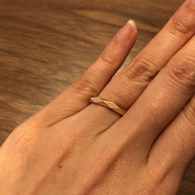 【ブシュロン(BOUCHERON)の口コミ】 ファッション性の高いデザインに一目惚れしました。石は入っていませんが…