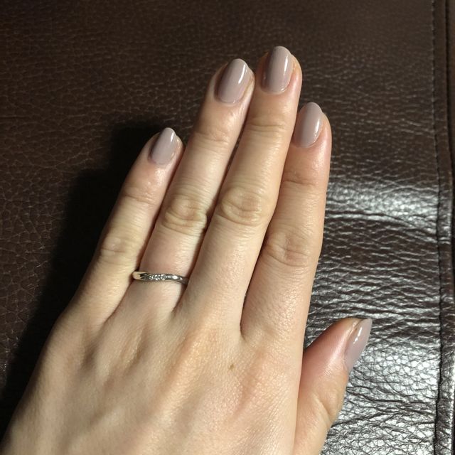 【銀座ダイヤモンドシライシの口コミ】 ストレートもウェーブも両方つけて一番しっくりきたこの指輪に決めました…