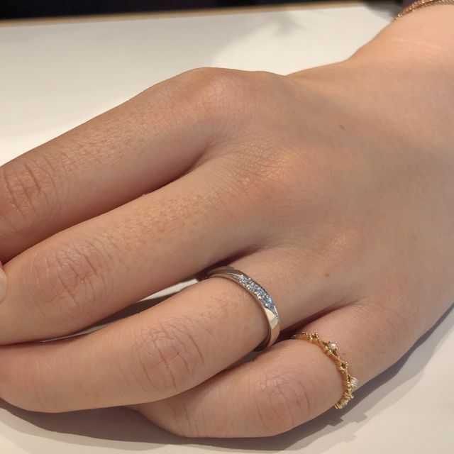 【TANZO.(鍛造指輪)の口コミ】 鍛造製法で丈夫なことです。
そして、デザインが自由にきめられること！
…