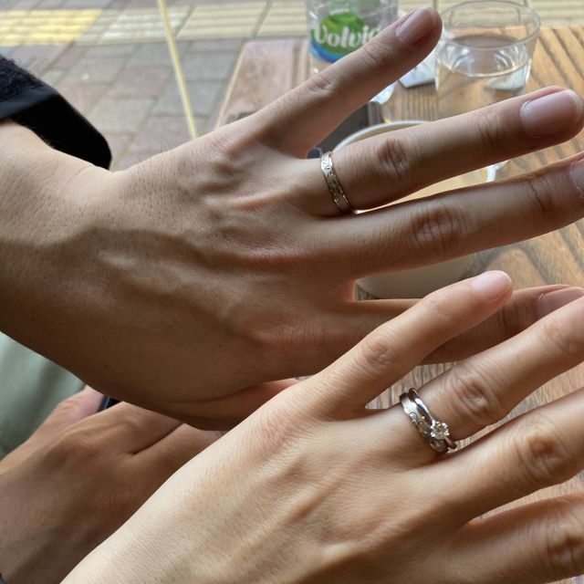 【ケイウノ ブライダル(K.UNO BRIDAL)の口コミ】 シンプルでペア感がありつつも、どこか一捻り、私たちらしさ、というオリ…