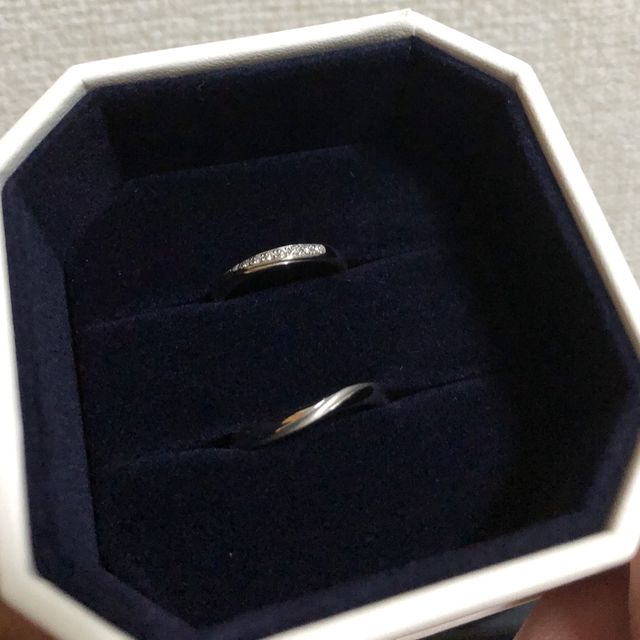 【4℃ BRIDAL(ヨンドシーブライダル)の口コミ】 全く同じものではなく、お互いにつけたいもの、似合うもので選びました。…