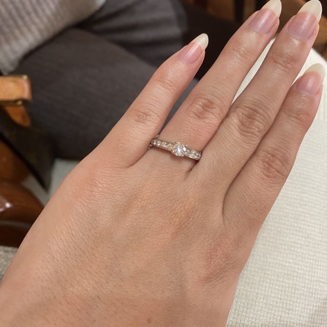 【ブルガリ(BVLGARI)の口コミ】 他のブランドさんよりも重厚感があり、デザインに一目惚れしました。王道…