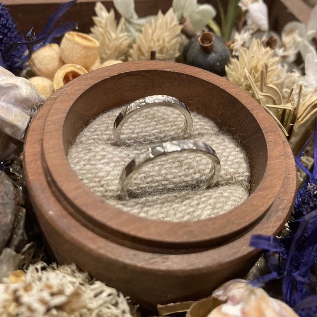 【鎌倉彫金工房の口コミ】 2人で作るという経験を通じて、指輪を見るたびに話せるような思い出も作れ…