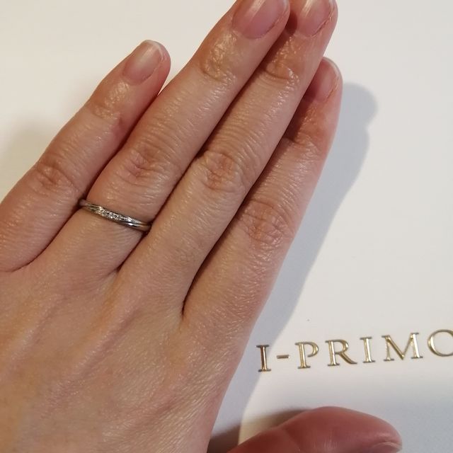 【アイプリモ(I-PRIMO)の口コミ】 夫の指が細く、ウェーブだと指輪をはめたときにクルクル回ってしまい気に…