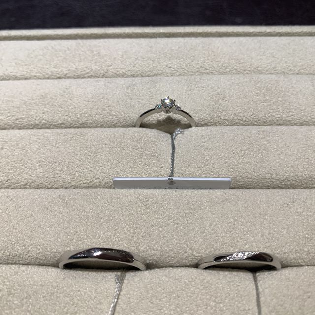 【TRECENTI(トレセンテ)の口コミ】 シンプルなものからゴージャスなものまで
種類がとても豊富でした。
リン…