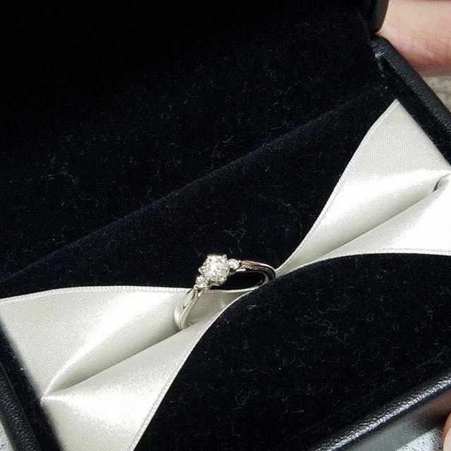 【エクセルコダイヤモンド(EXELCO DIAMOND)の口コミ】 ミル打ちという職人さんが手打ちで打つ繊細なデザインに、一目惚れしまし…