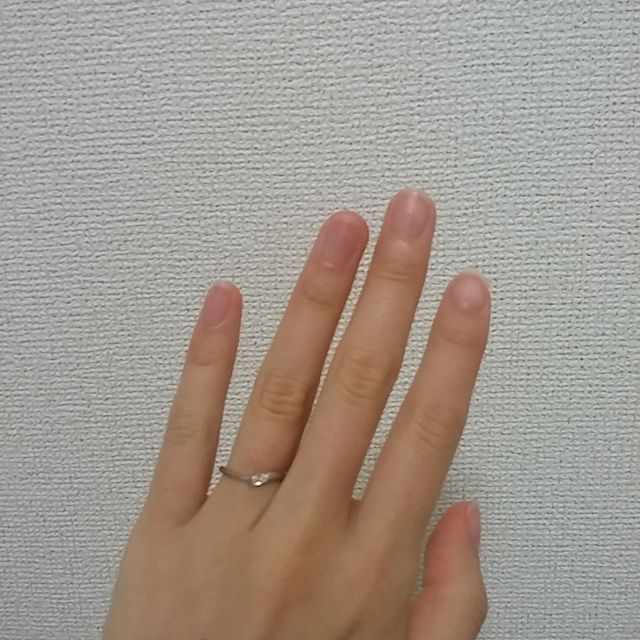 【nocur(ノクル)の口コミ】 彼にサプライズでもらいました。
婚約指輪はTIFFANYだったので、正直もら…