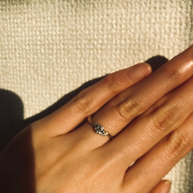 【HOSHI no SUNA 星の砂(ほしのすな)の口コミ】 デザイン・宝石は全て彼女が選びました。
私はどのデザインでもよかったの…