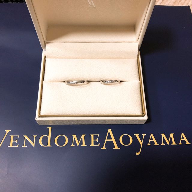 【ヴァンドーム青山(VENDOME AOYAMA)の口コミ】 指が少し長く見えるような、ウェーブのかかったデザインにしました。
女性…