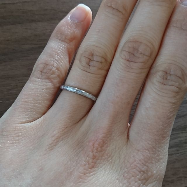 【CRAFY(クラフィ)の口コミ】 自分たちで手作りするにあたって、手作り感のある、槌目のデザインを選び…