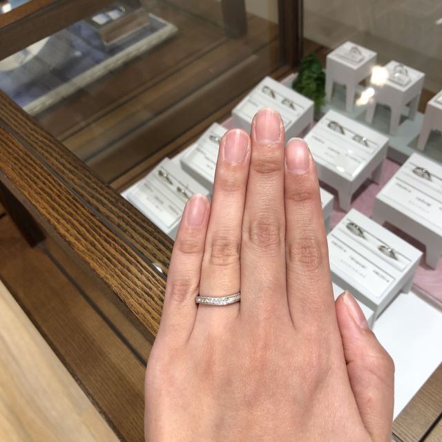 【Beauty and the Beast(ディズニー美女と野獣)の口コミ】 値段は比較的求め易く一般的な値段だと思います。色々な名前の指輪があり…