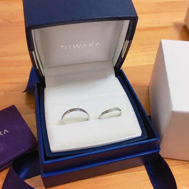 【俄(にわか)の口コミ】 指輪のデザインがシンプルかつ華やかさがあり、年をとっても派手すぎず、…