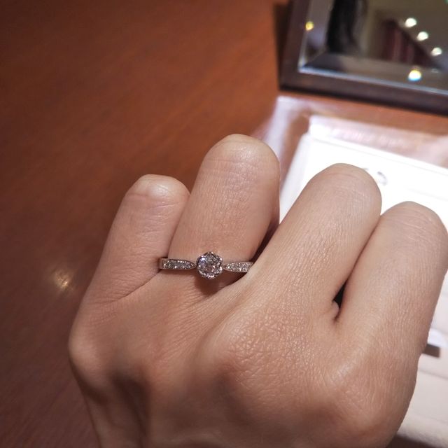 【TRECENTI(トレセンテ)の口コミ】 フラワーモチーフが好きなので、トレセンテのフローラシリーズはとても可…