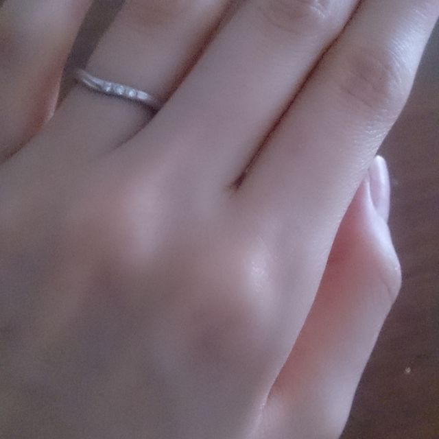 【TRECENTI(トレセンテ)の口コミ】 細身のラインの女性らしいデザインと、手頃な価格帯が決め手でした。
試着…