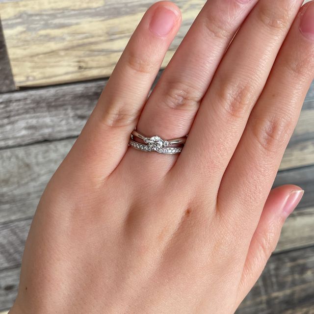 【ラザール ダイヤモンド(LAZARE DIAMOND)の口コミ】 キラキラだけど派手すぎず、上品なものを探していてこちらの指輪に決めま…