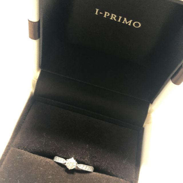 【アイプリモ(I-PRIMO)の口コミ】 婚約指輪と結婚指輪と両方購入しました。婚約指輪のデザインは一粒タイプ…