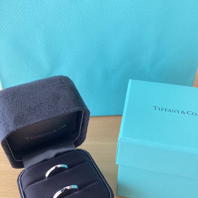 【ティファニー(Tiffany & Co.)の口コミ】 シンプルかつ少しデザインが欲しかったのと、男女問わず合うデザインでと…