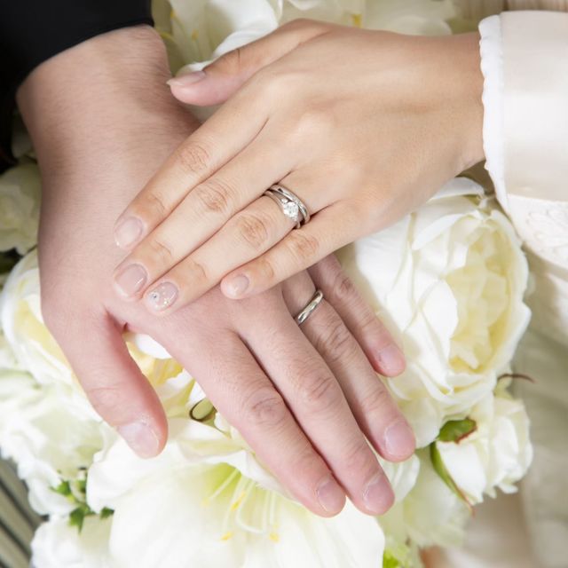 【アイプリモ(I-PRIMO)の口コミ】 結婚指輪にはあまりこだわりがなく、形だけあればいいという考えでした。
…