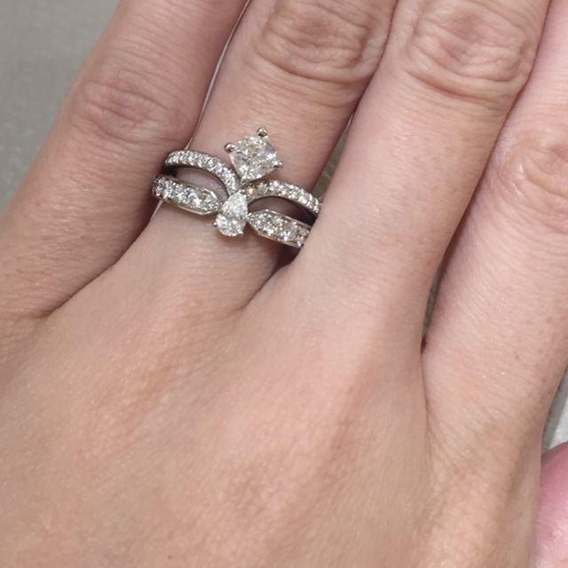 【ショーメ(CHAUMET)の口コミ】 ティアラをイメージしたデザインが多く、中でもこのエクラフローラルはと…