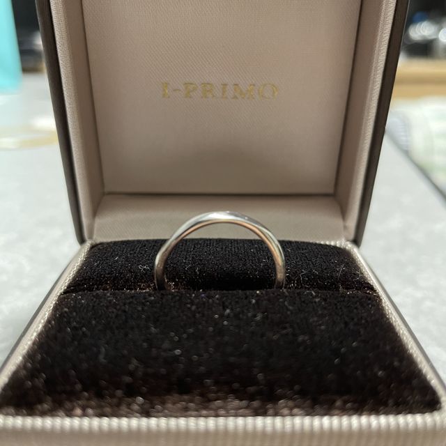 【アイプリモ(I-PRIMO)の口コミ】 価格、デザイン、彼女の指輪と同じ種類というのが決め手です。
デザインに…
