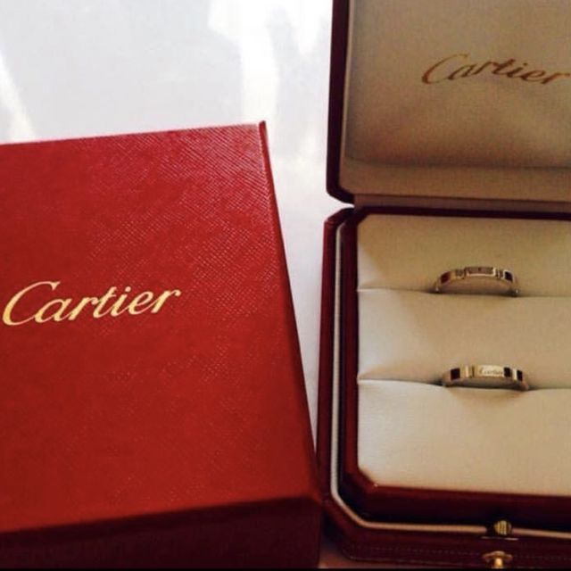 【カルティエ(Cartier)の口コミ】 プラチナの指輪を検討しておりましたが、こちらの指輪のデザインに惚れて…