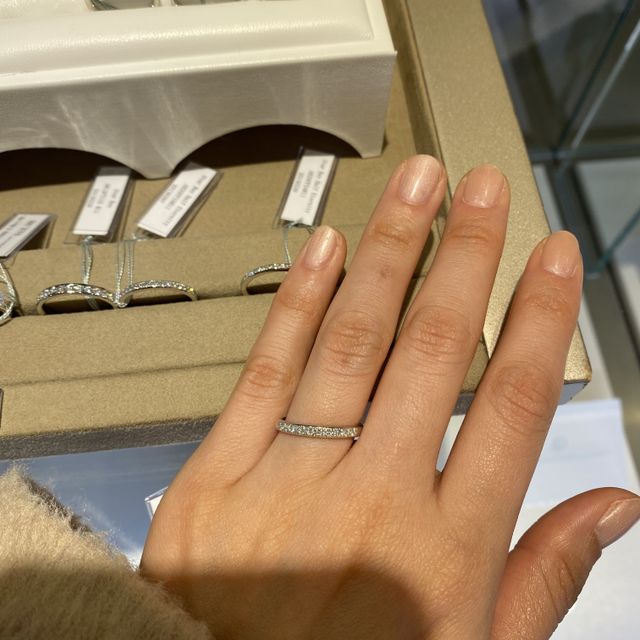 【BRIDGE(ブリッジ)の口コミ】 ダイヤモンドの輝きがおすすめです。
トータルで5店舗くらい回ってハーフ…