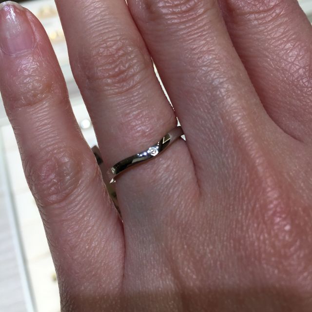 【カルティエ(Cartier)の口コミ】 Cartier特有のデザインで一石のダイヤモンドが付いていてシンプルだけど華…