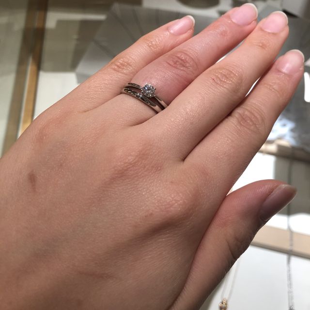 【１／ｆ エフブンノイチの口コミ】 とてもシンプルながら質が良く、特に特許を取得した指輪をより光を取り入…