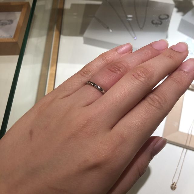 【１／ｆ エフブンノイチの口コミ】 とてもシンプルながら質が良く、特に特許を取得した指輪をより光を取り入…