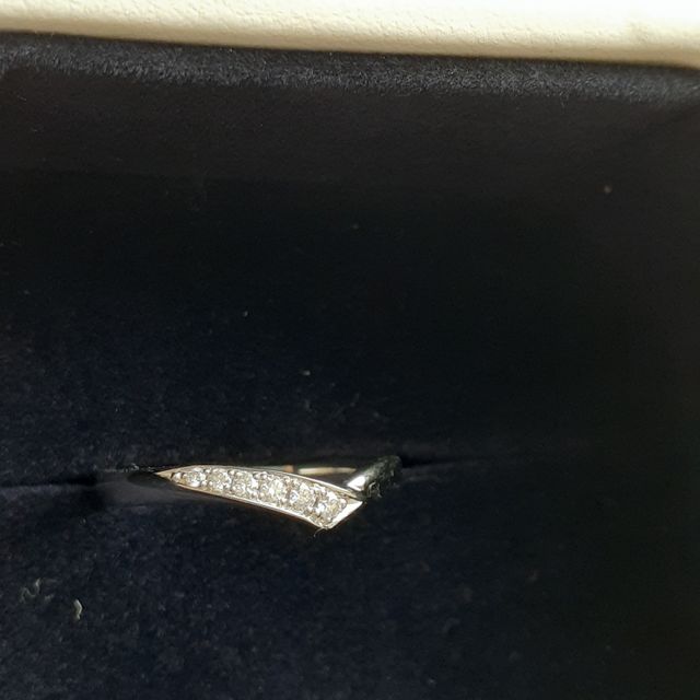 【4℃ BRIDAL(ヨンドシーブライダル)の口コミ】 婚約指輪を購入していなかったので結婚指輪はシンプルにプラスしてデザイ…