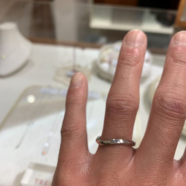 【TRECENTI(トレセンテ)の口コミ】 ダイアモンドが3粒でしたが、1粒が大きいのでとても存在感がありました。…