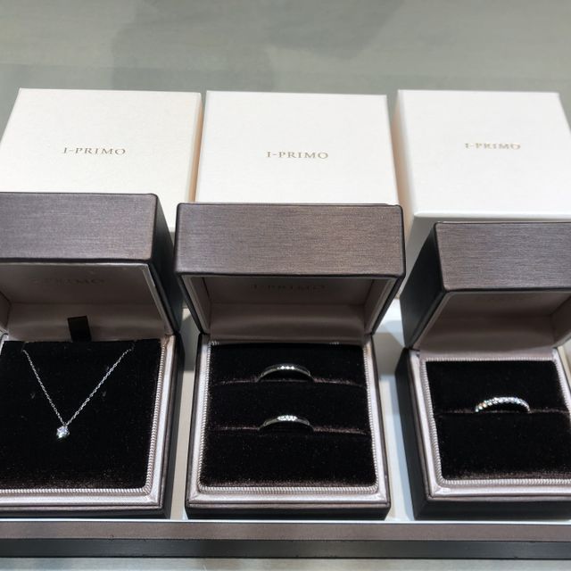 【アイプリモ(I-PRIMO)の口コミ】 ダイヤの輝きがとても綺麗でとても素敵だったから。
デザインがたくさんあ…