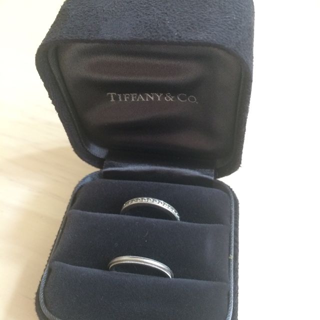 【ティファニー(Tiffany & Co.)の口コミ】 シンプルなものを探していました。でも、まったく何の模様もないものだと…