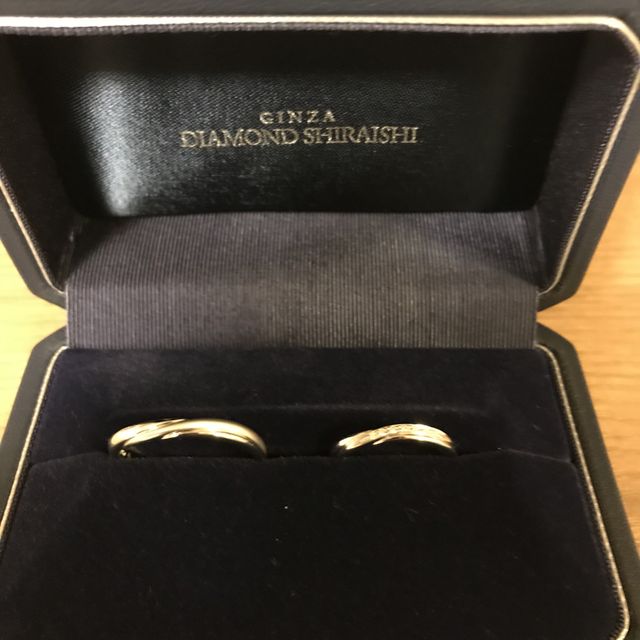 【銀座ダイヤモンドシライシの口コミ】 少しウェーブがかかっており、細かいダイアがキラキラ光るのですが、そこ…