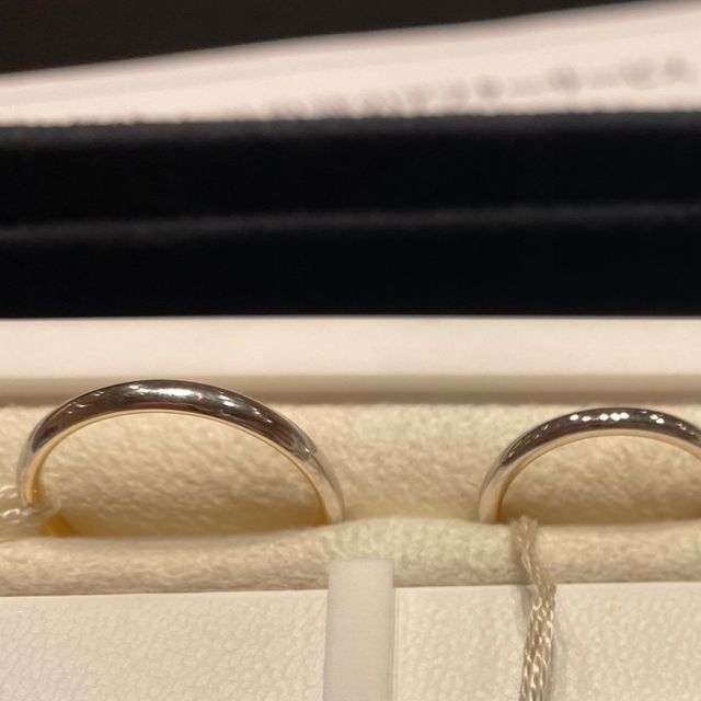 【ケイウノ ブライダル(K.UNO BRIDAL)の口コミ】 シンプルなデザインの結婚指輪を求めていたのですごくシンプルなものを見…