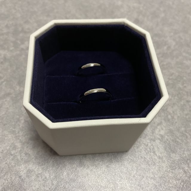 【4℃ BRIDAL(ヨンドシーブライダル)の口コミ】 ディズニーが好きなのでディズニーを探していました。
その中でシンプルな…