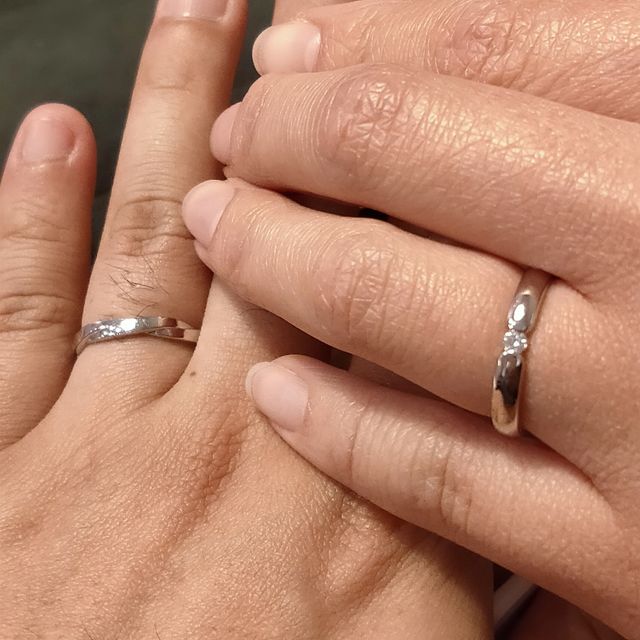 【【閉業】フラー・ジャコー(FURRER-JACOT)の口コミ】 デザインがとても気に入りました。
価格は少し高めかと思いましたが一生に…