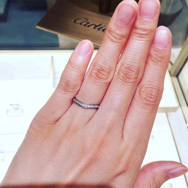 【カルティエ(Cartier)の口コミ】 ダイヤが綺麗に並べられて入っており、遠くから見てもとても綺麗でキラキ…