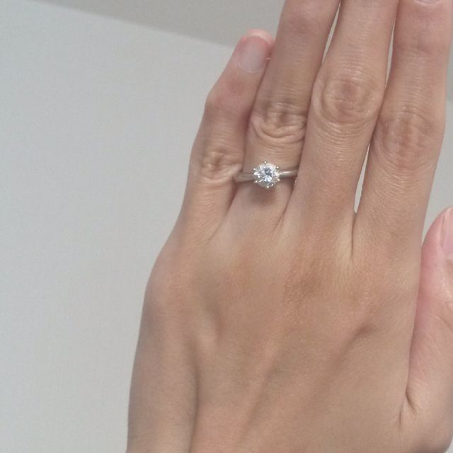 【ジュエリーツツミ(JEWELRY TSUTSUMI)の口コミ】 普段使いもできるような、シンプルなデザインでダイヤの大きさは１ｃｔぐ…