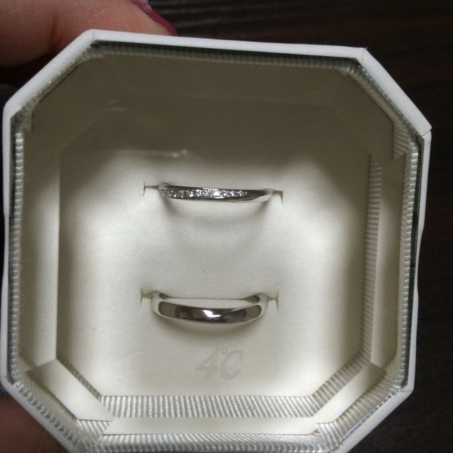 【4℃ BRIDAL(ヨンドシーブライダル)の口コミ】 好きなデザインがあるという事と、指輪のサイズがあり、来店予約をインタ…