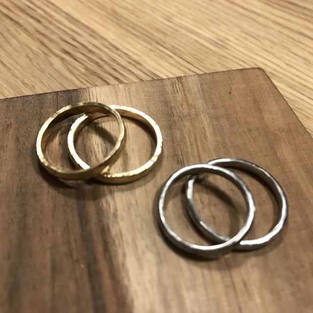 【CRAFY(クラフィ)の口コミ】 毎日身につけやすいシンプルさもありつつ、自分たちで2人だけの模様を付け…