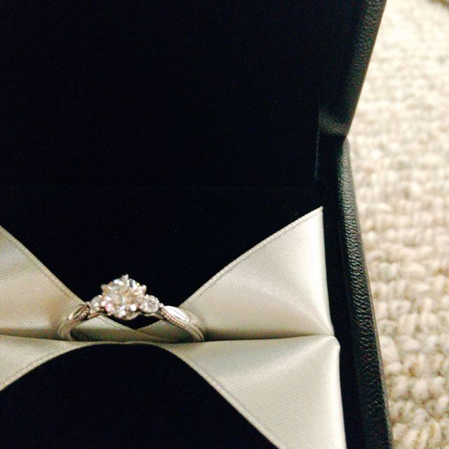 【エクセルコダイヤモンド(EXELCO DIAMOND)の口コミ】 プロポーズのときはダイヤのみでいただき、指輪のデザインは二人で選びに…