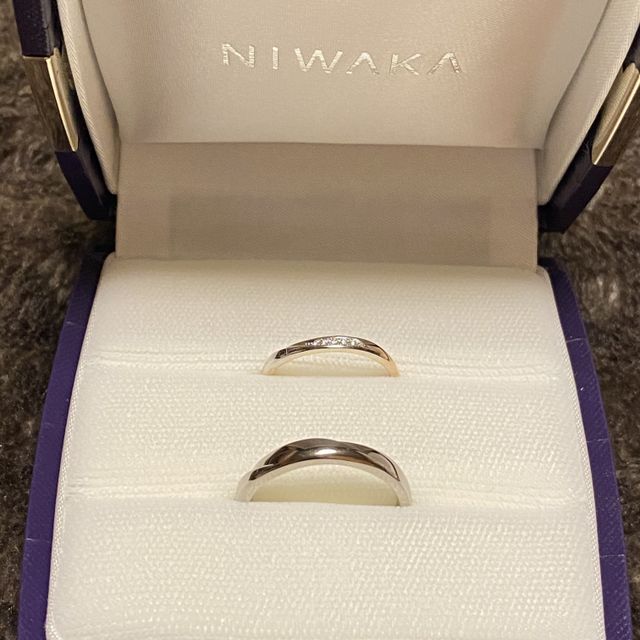 【俄(にわか)の口コミ】 他にはない繊細な造りだったのが良かったです。プラチナと肌なじみのいい…