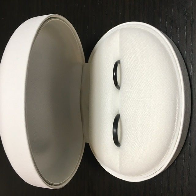 【Aroode(アローデ)の口コミ】 1番は黒いカラーと素材。シンプルなデザインだが人と被りにくく、おしゃれ…