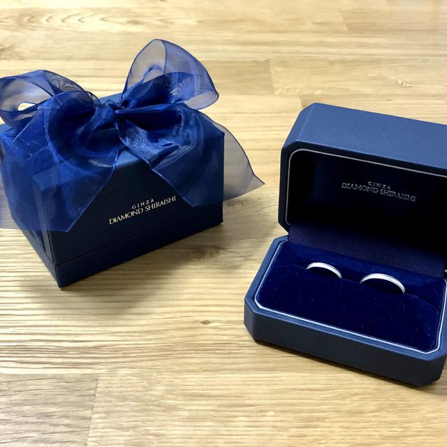 【銀座ダイヤモンドシライシの口コミ】 シンプルなデザインを何パターンか見せてもらっている中、この指輪のこの…