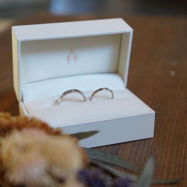 【THREE TREES(スリーツリーズ)の口コミ】 指輪のレーザー刻印、指輪作成時の写真撮影、写真のデータ（オリジナルケ…