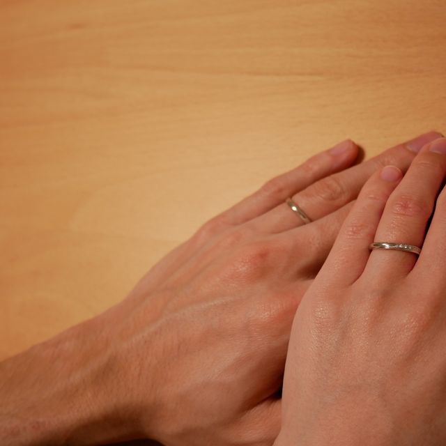 【銀座ダイヤモンドシライシの口コミ】 価格で候補を複数出してもらいました。
1番はデザインが気に入ったのと、…